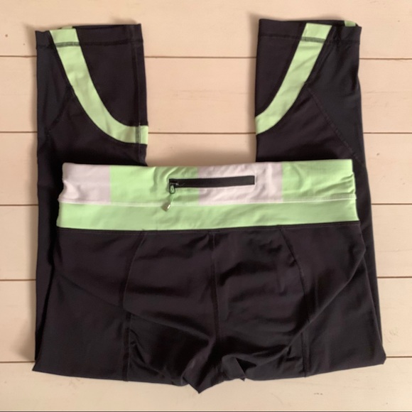 lululemon // Inspire Crop Size 6 - Picture 2 of 10